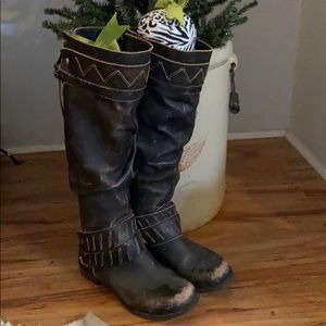 Closet Purge Distressed Black Corral Boots Size 7